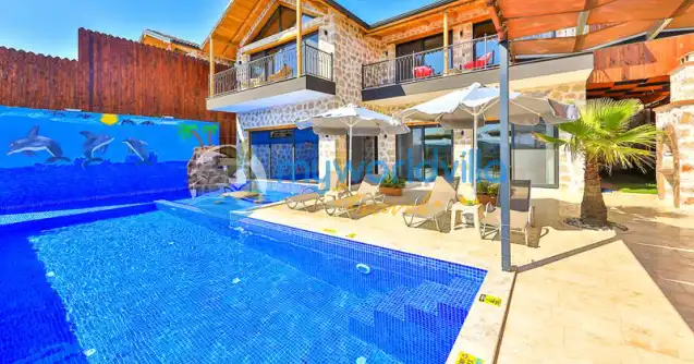 Antalya Kaş Patara mevkiinde konumlanan Villa Teciroğlu 1 Kapalı Isıtma Havuz,Sauna,Hamam özelliğiyle üç yatak odalı altı kişilik kapasiteli Kiralık villamızdır.